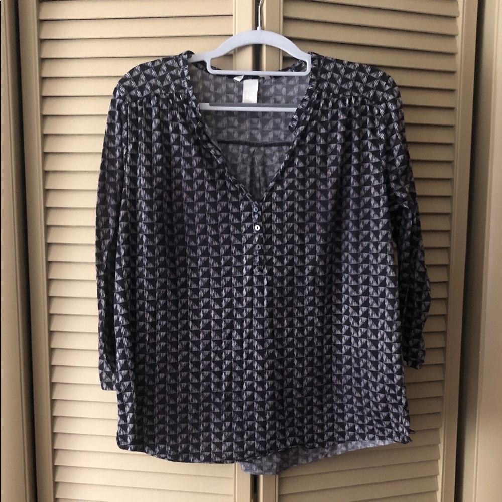 H&M Black and Gray Geometric Blouse
